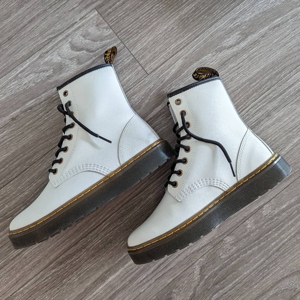 Doc Martens Zavala White Boot